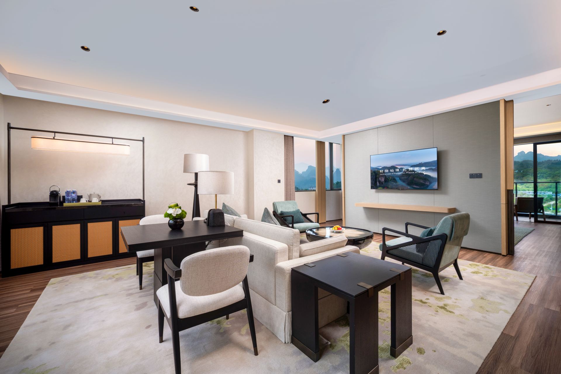 Standard Suite With Mountain View