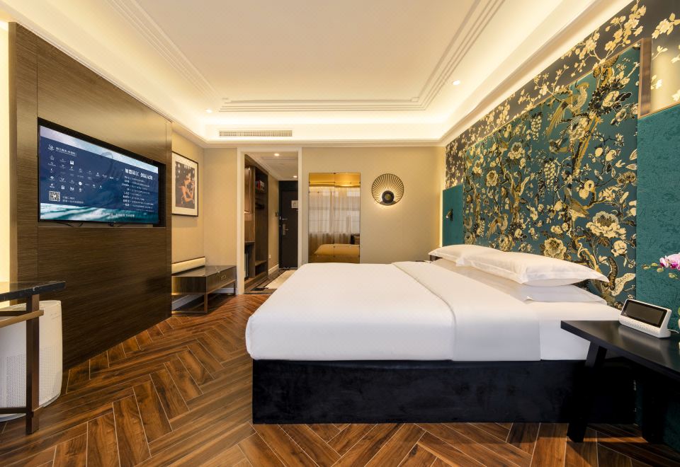 風雅大床房（空氣凈化器+乳膠枕頭+智能燈控）