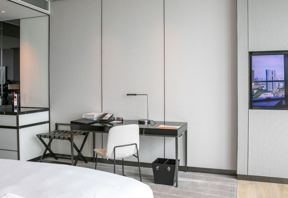 N2尊贵湖景双床房（摩天轮景）