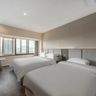 Crystal Hotel Các khách sạn gần E-World