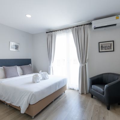 Standard Double Room Ratchadamnoen Residence Promo Code