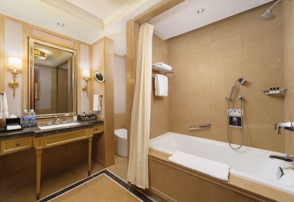 维多利亚阳台房（博物馆翼楼）