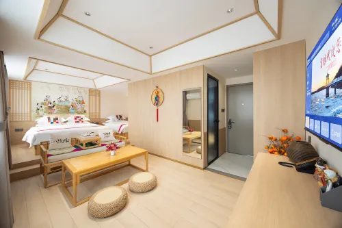 Holiday Inn Golden Hyatt (Yanji Yanbian University Department Store)