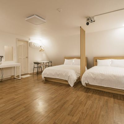 家庭影院雙床房 濟州奧克拉酒店優惠