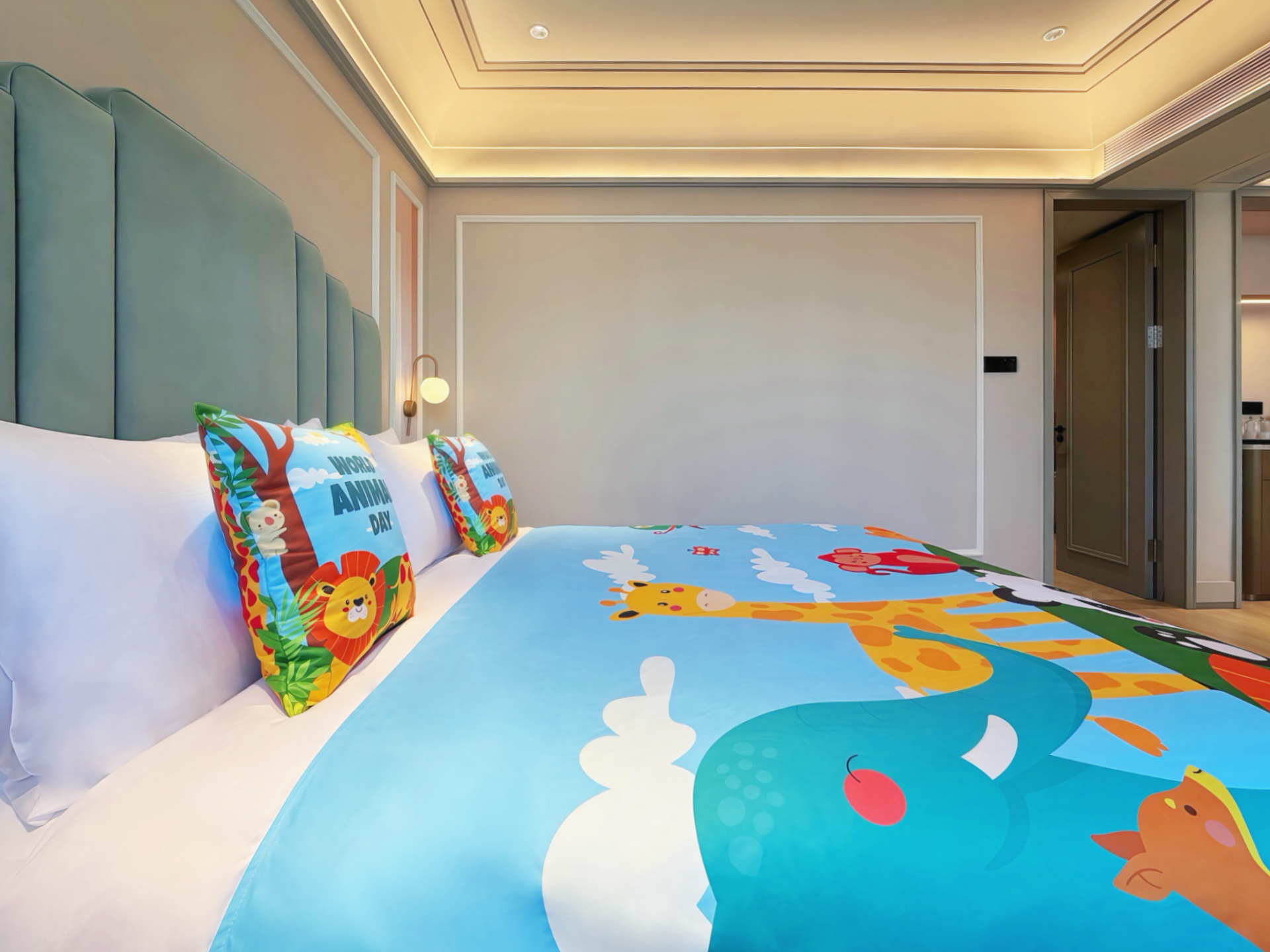 欢乐动物派对家庭套房（主题床品空气净化器智能马桶）