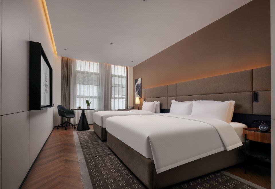 Deluxe Family Room