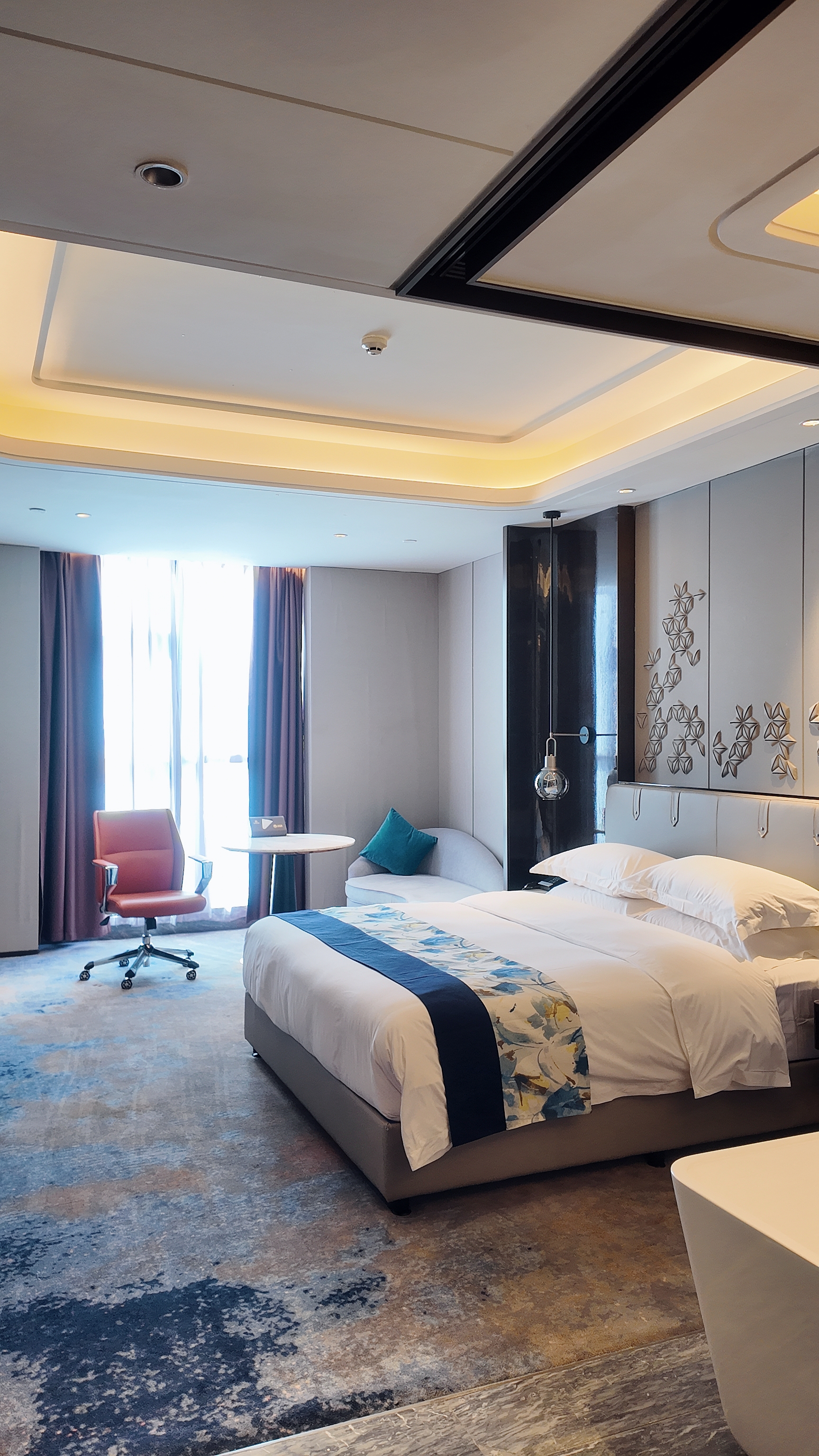 豪华大床房 【慕斯床垫+白鸭绒被+记忆枕+浴缸】