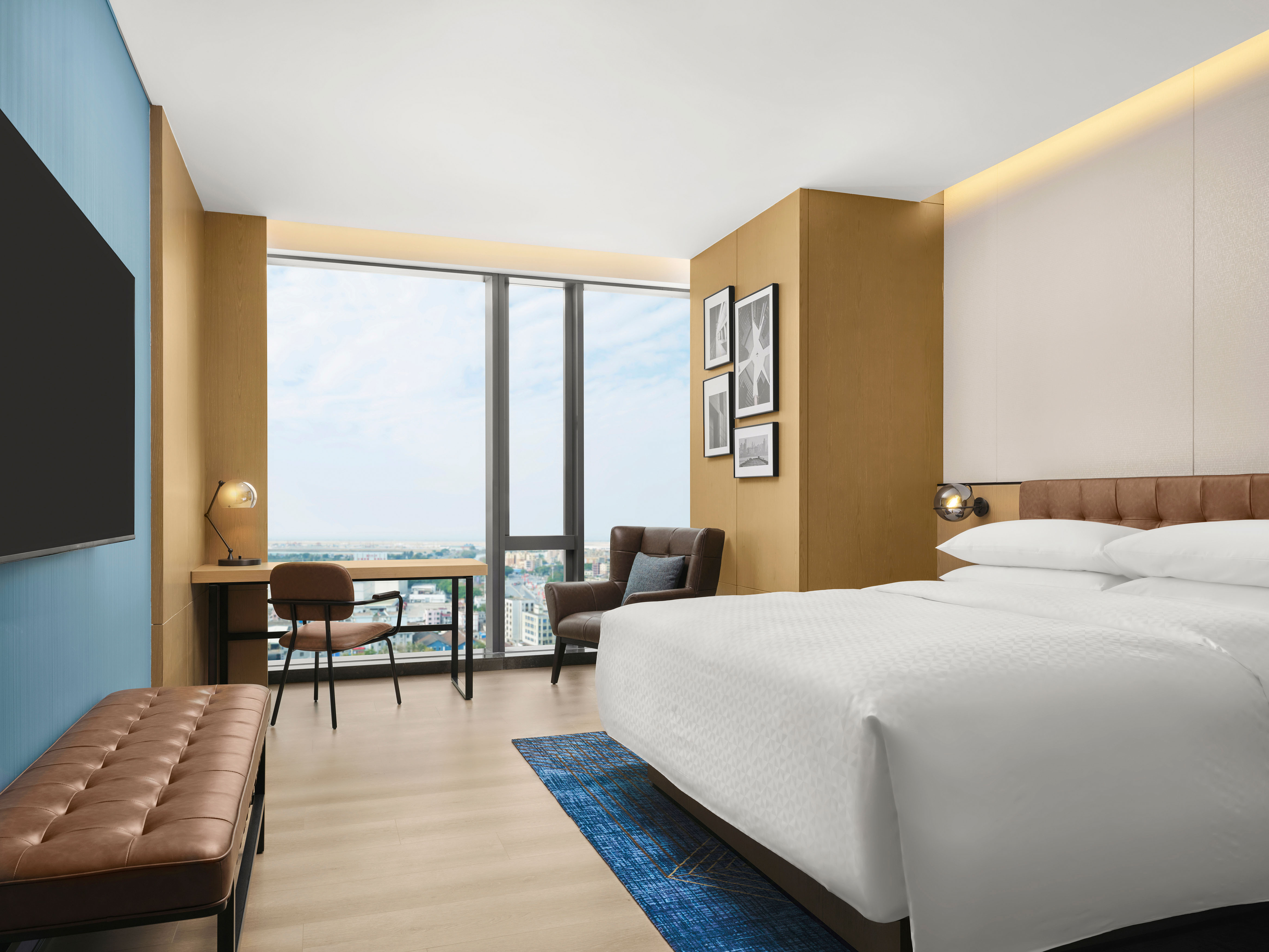 Queen Room with City View