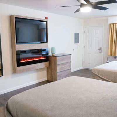 Two Queen Kitchen Cedar Lodge Promo Code