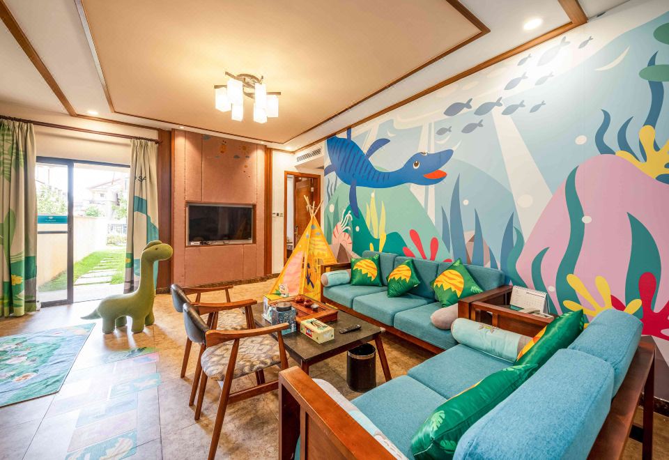 Baodun Lake Hushan Hot Spring ResortFamily Friendly Themed Villa - 3-Bedroom