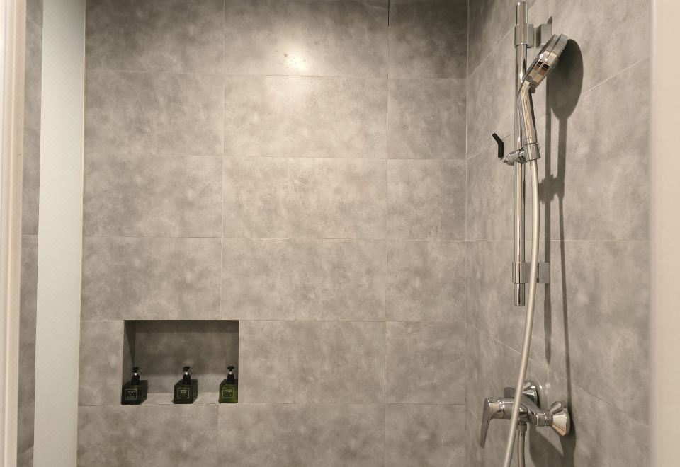 舒逸·精致大床房（金可儿床垫+小冰箱+独立茶台）