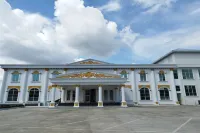 Maulidia Hotel Syariah & Convention Center Hotele w: 