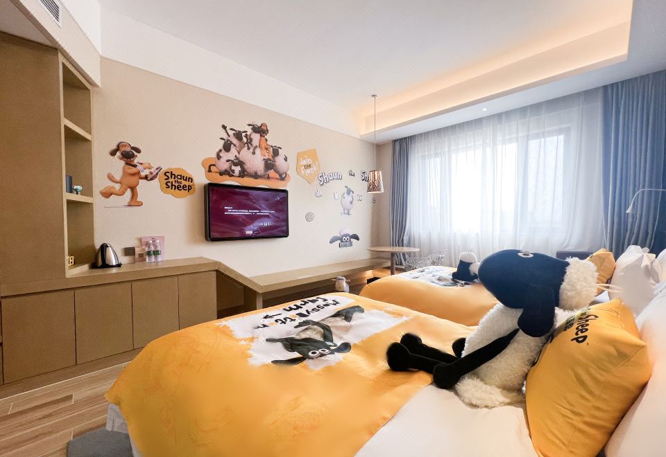 Flamingo Harbour HotelShaun The Sheep Theme Twin Room