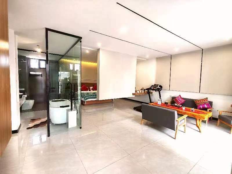 云烟豪华大床房（独立空调）