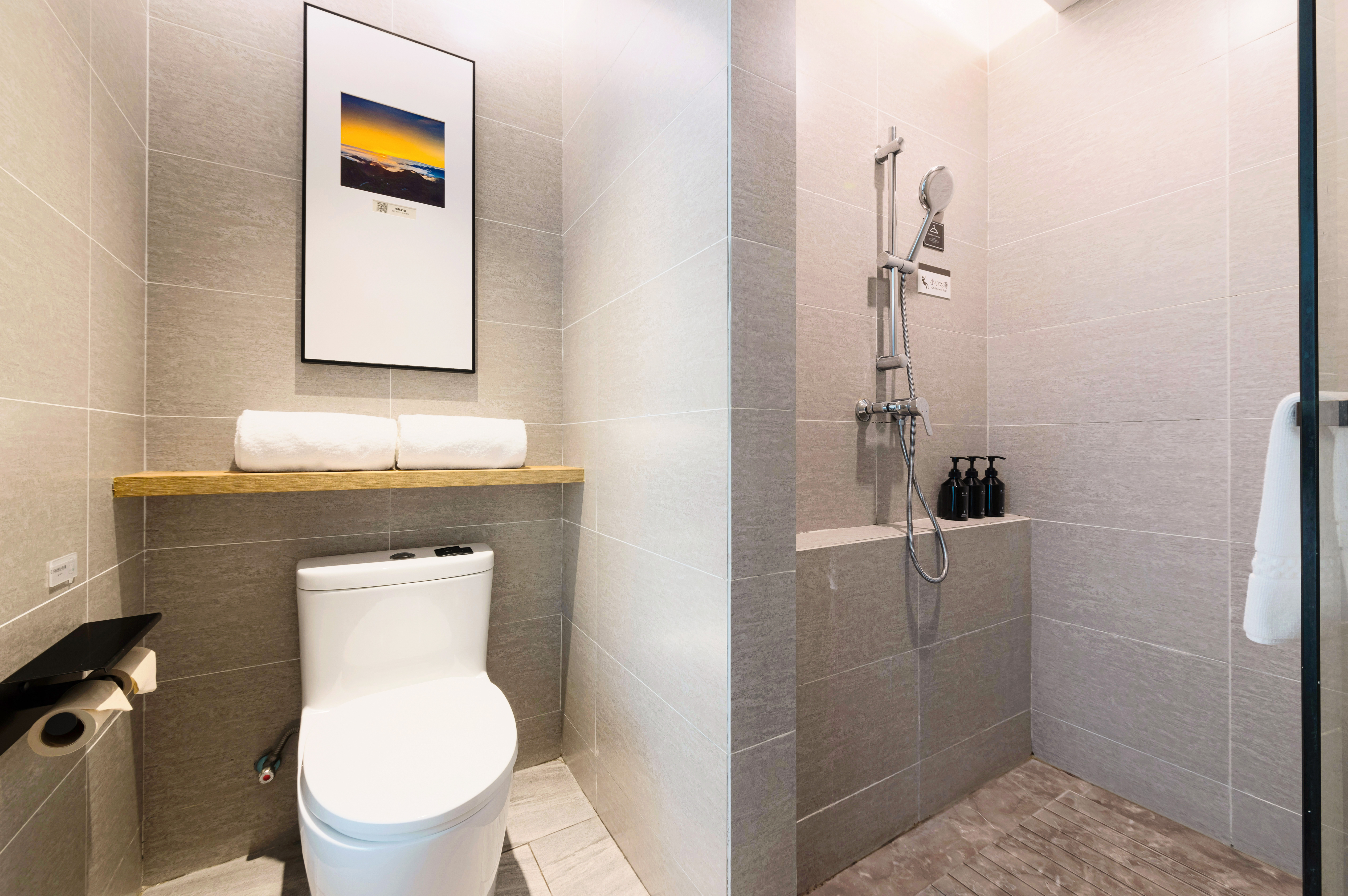 行政大床房（LaiFen吹风+小冰箱+浴袍）