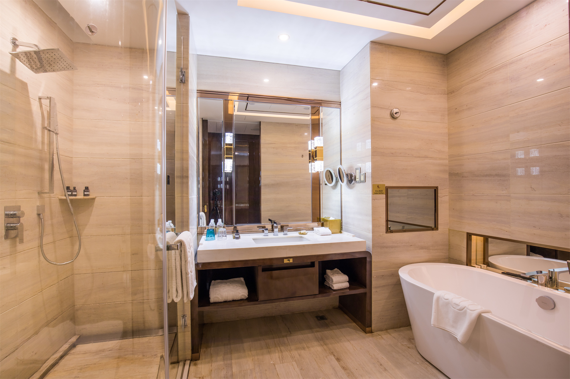 花園豪華家庭房