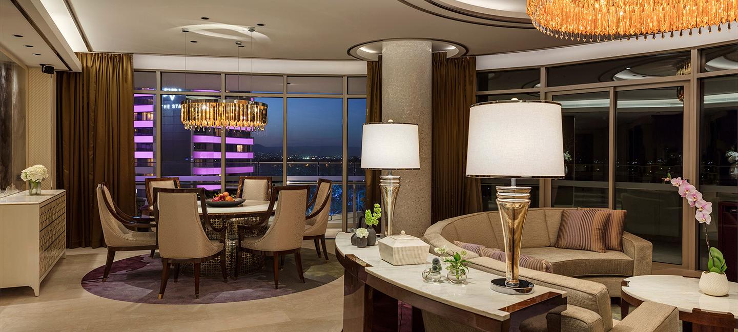 顶层豪华桌球套房