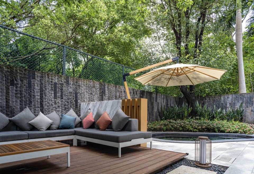 泉悦7号?花园美景两房别墅&高档家俱配套&超大私汤泡池