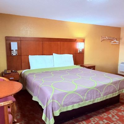 King Bed Non-Smoking Aloha Inn Promo Code