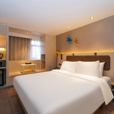 高級大床房 景萊飯店·臻選（上海威寧路地鐵站店）優惠