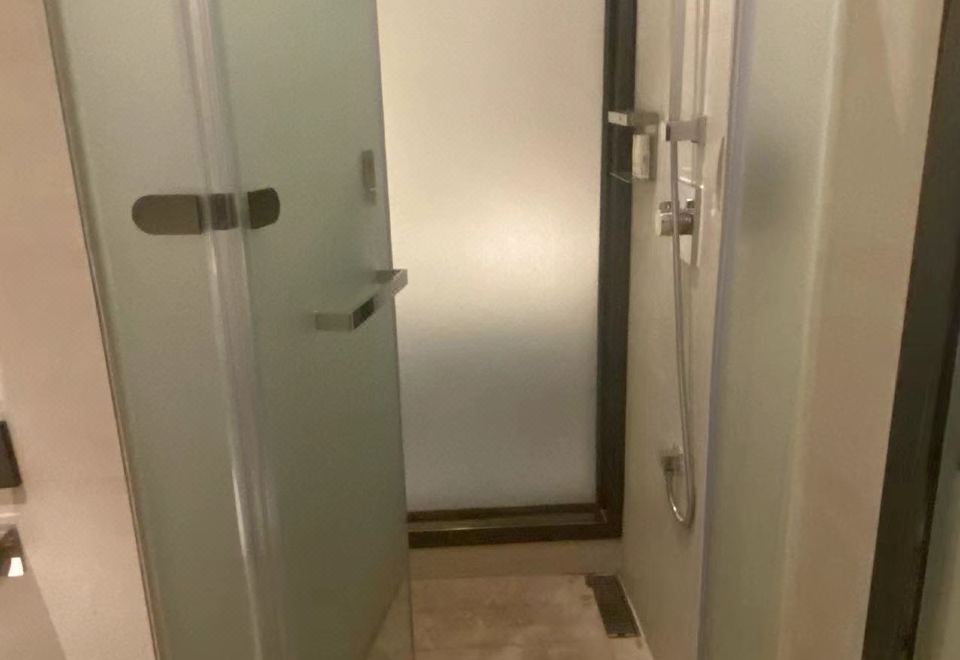 自在雙床房（舒適沙發+慕斯床墊+零壓枕頭+mini吧）