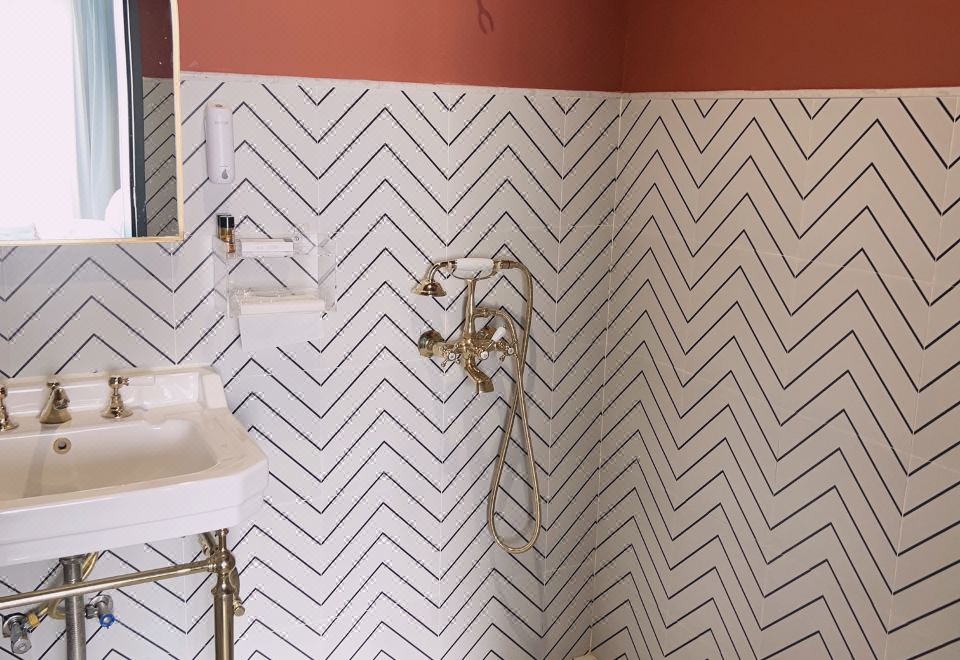 We SeeStandard Queen Room