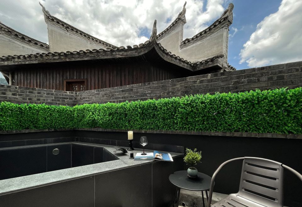 堂庭-露台私汤大床房『天井露台+私汤泡池+智能客控+澳洲DOWNIA床品+暖心壁炉+Duravit汉斯格雅衞浴』