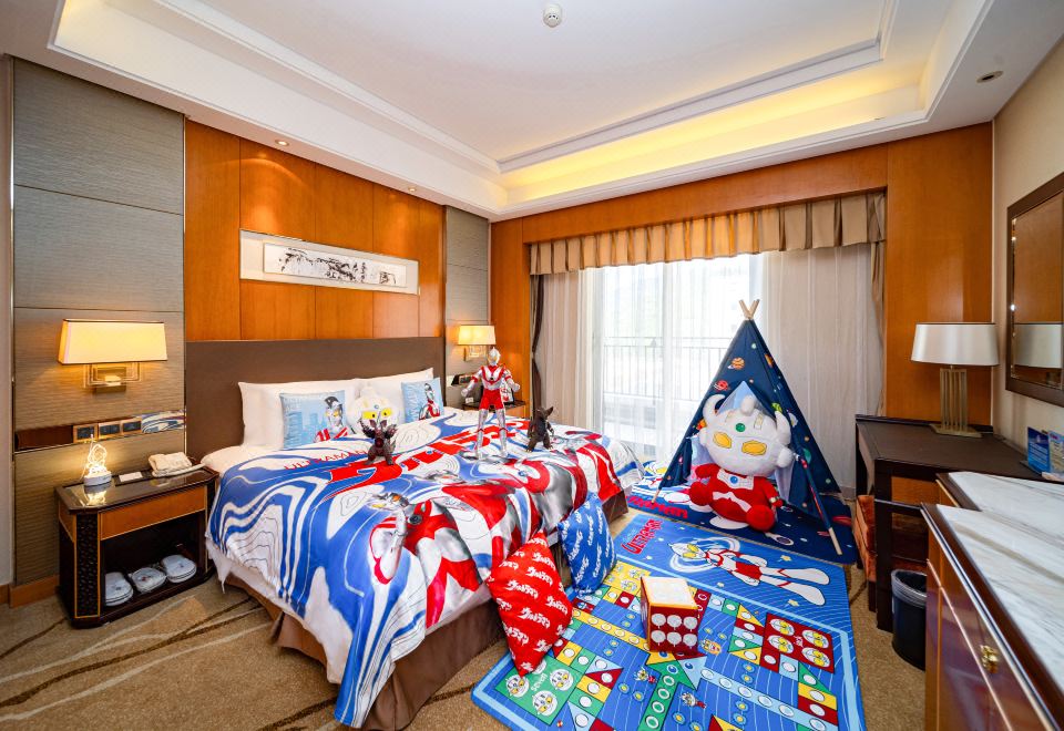 奥特曼豪华长城景观大床房