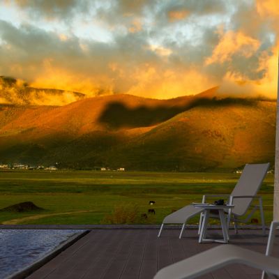 浪漫且自由｜270°草原風光雪山露台大床房 麗思漫丨心宿·穹廬四野供氧莊園（香格里拉店）優惠