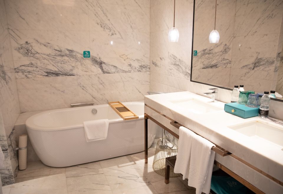 Na Lotus Hotel NanningYunduan Skyview Family Room (Mixed-Sized Twin Beds)