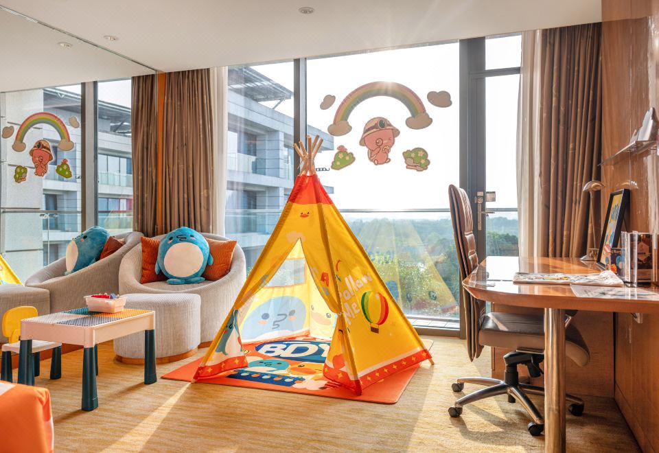 小黃鴨親子主題大床房