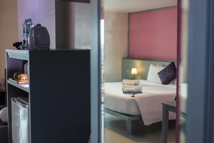 ห้องซูพีเรียร์ เตียงใหญ่ 1 เตียง