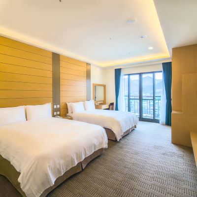 豪華四人房 承萬尊爵渡假飯店優惠