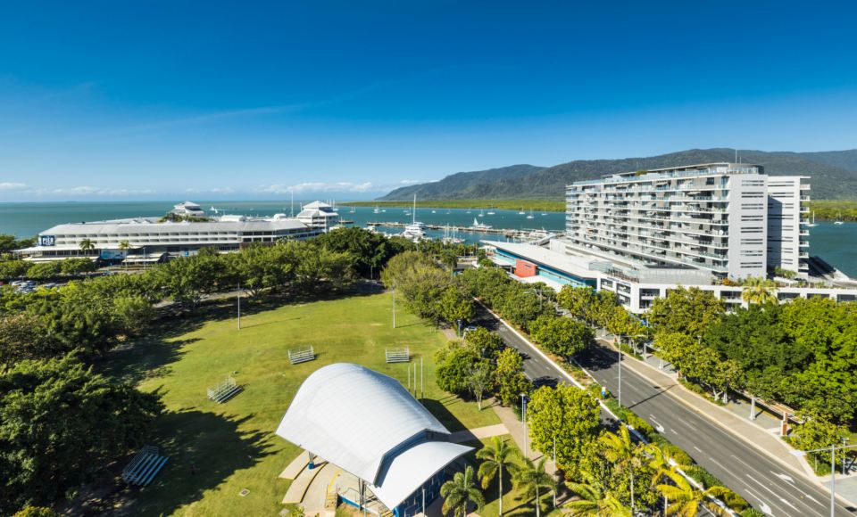 高级特大床阳台套房