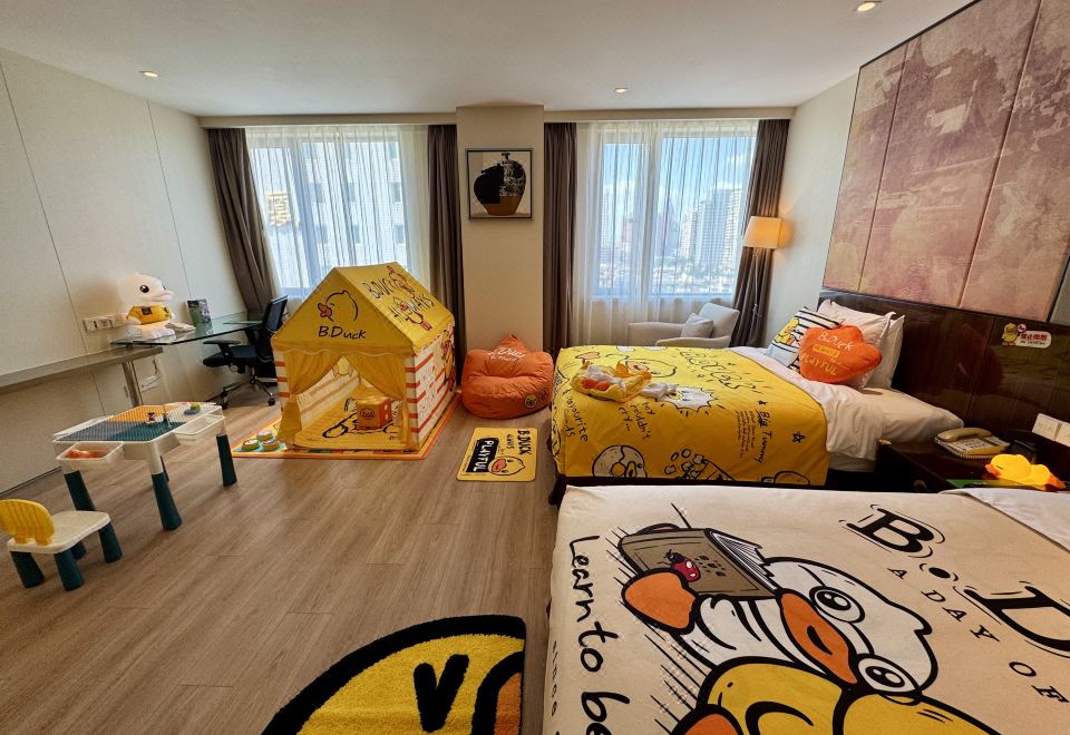 Holiday Inn Nanjing Aqua CityB.Duck Themed Family Twin Room