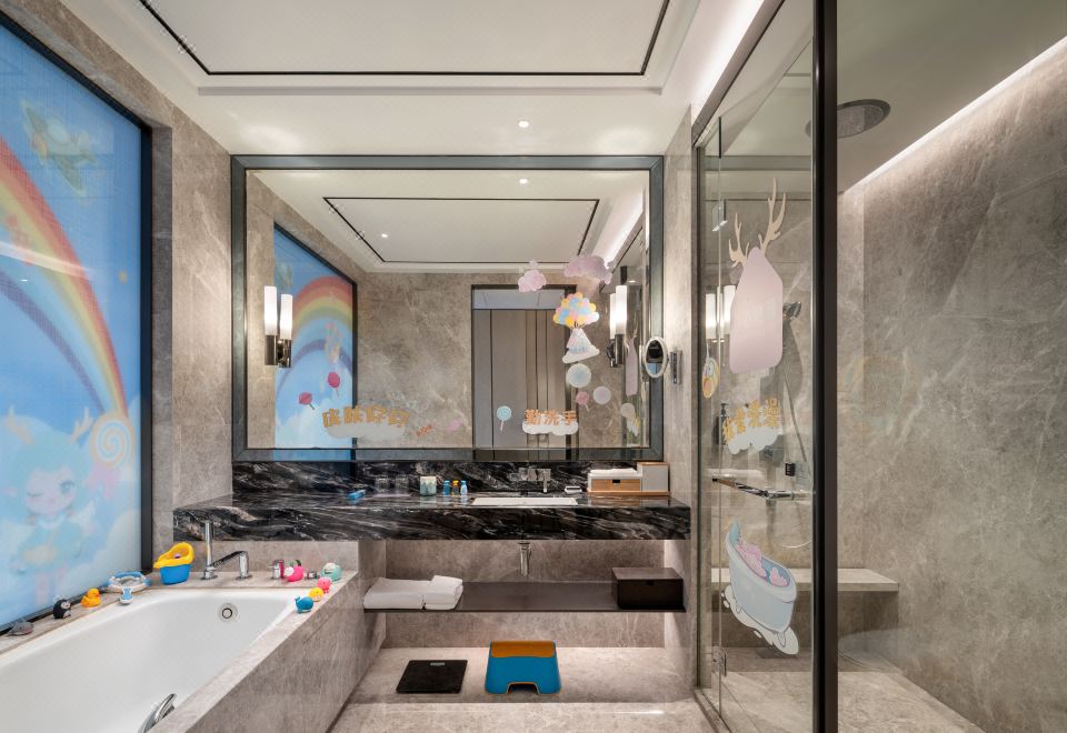 Sheraton Baohua HotelCandy House Theme Bunk Bed Slide Room