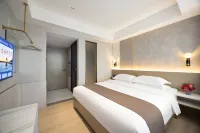 Holiday Inn Golden Hyatt (Yanji Yanbian University Department Store)