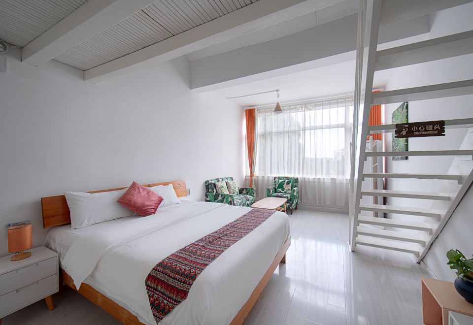 温馨Loft家庭房-角