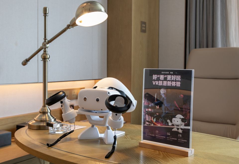 奇遇VR特色大床房（观影+游戏）