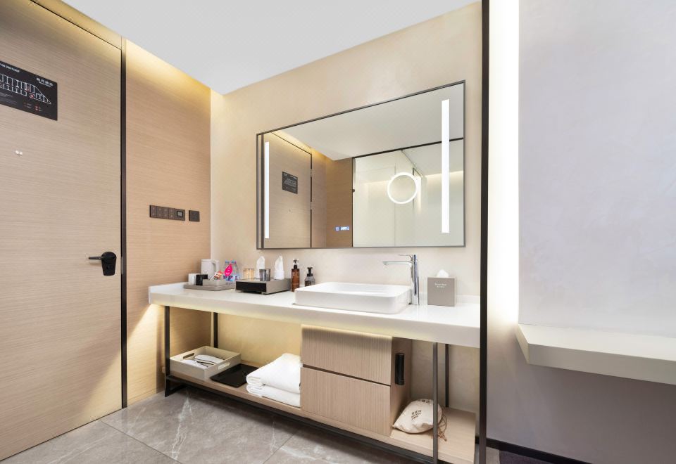 奢享零压大床房（梦百合零压床垫+智能客控+无痕投屏）