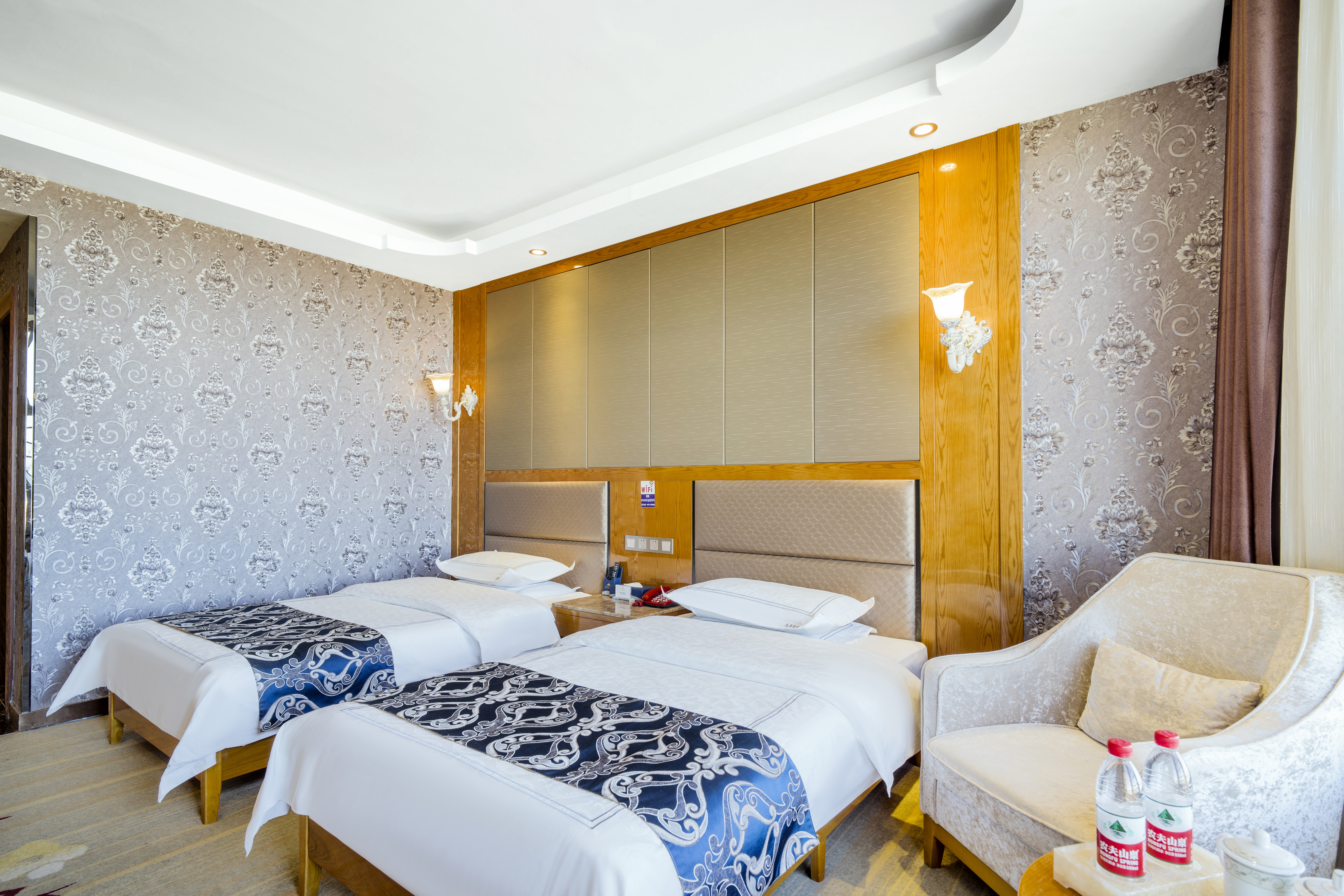 豪华湖景标准间