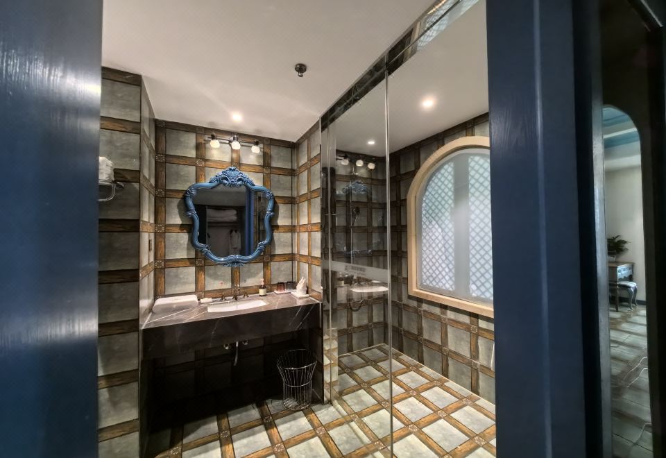 Yuanling Huixin Lijing HotelThemed Room