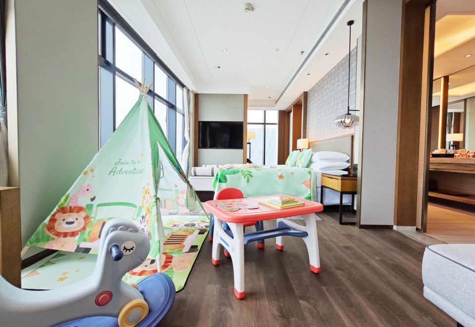Sheraton Hotel KaifengStudio Children's Themed Suite