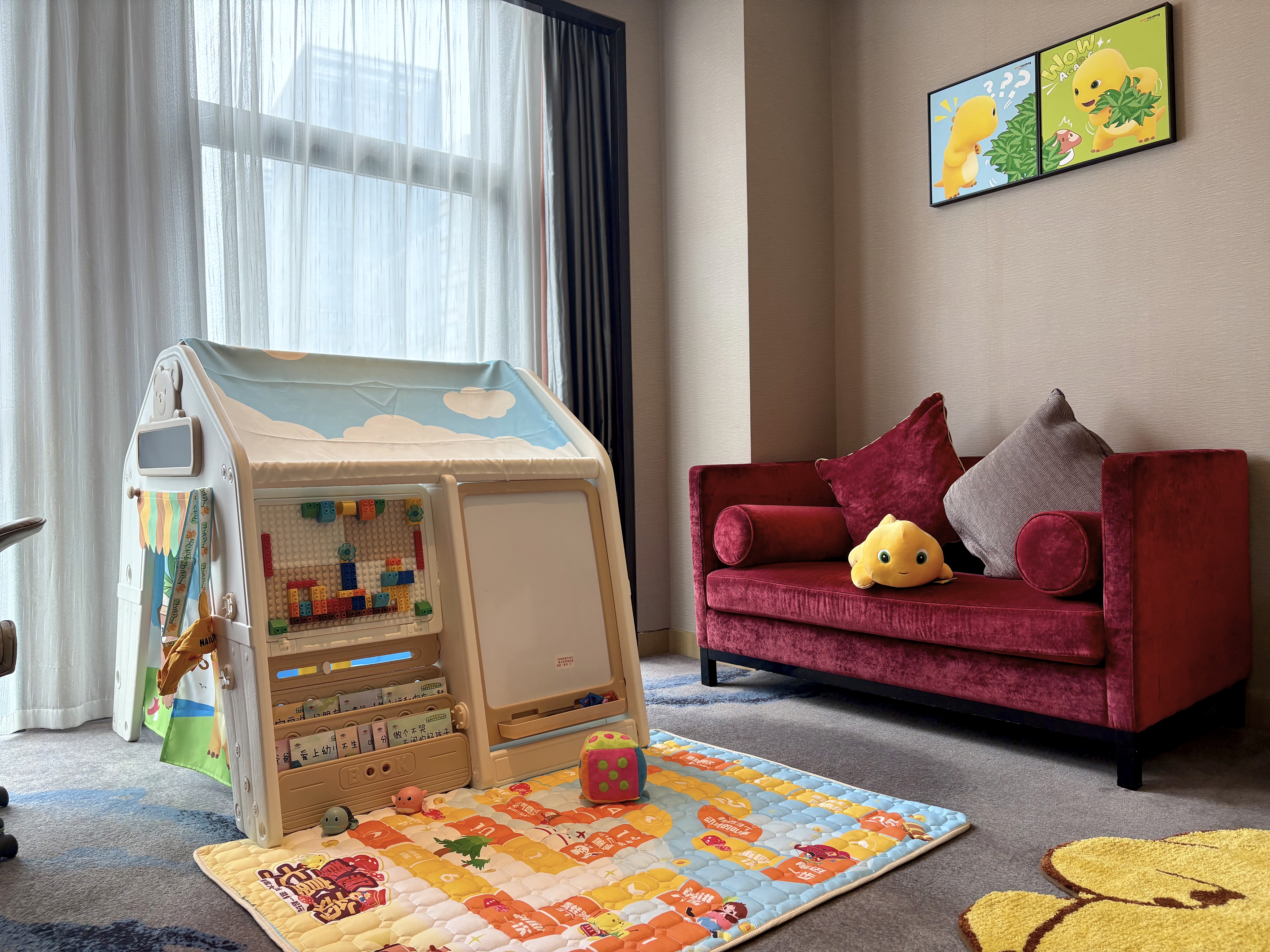 奶龍主題親子房
