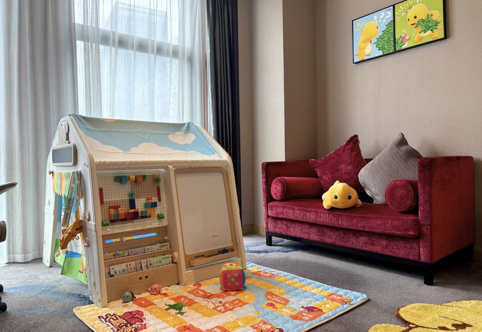 Wanda Realm WuhanMilk Dragon Theme Family Room