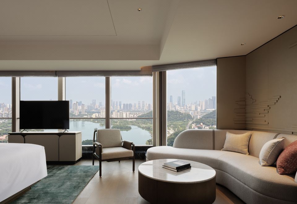 尊贵湖景特大床房「高空巨幕湖景」