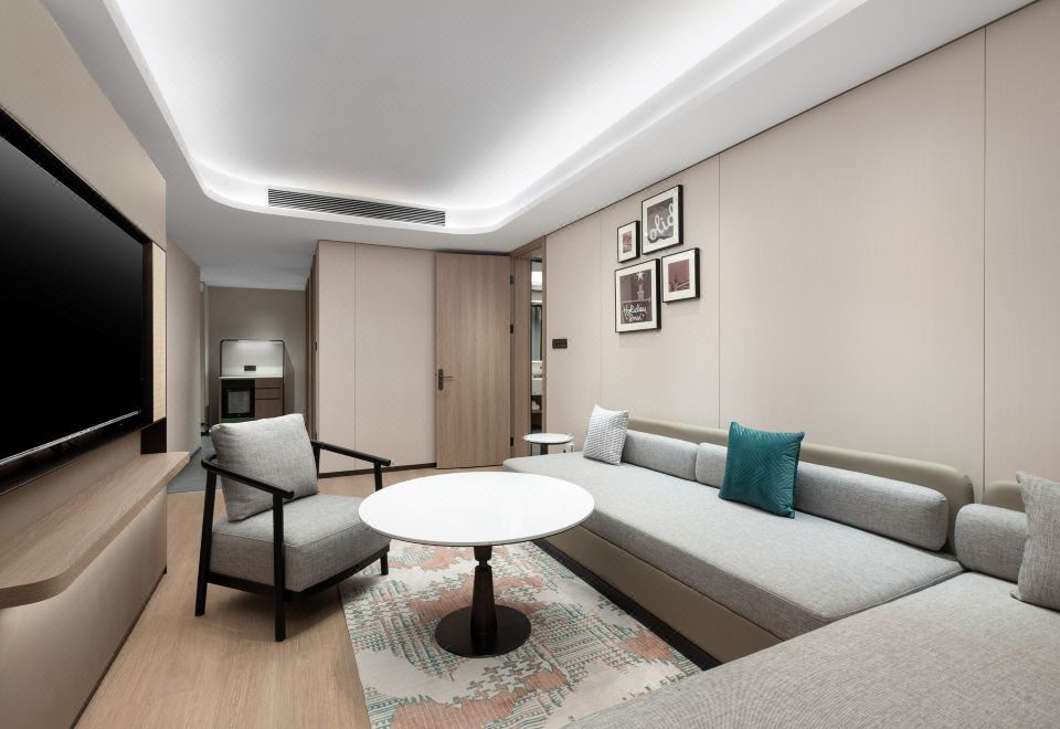 One Bedroom Suite City View