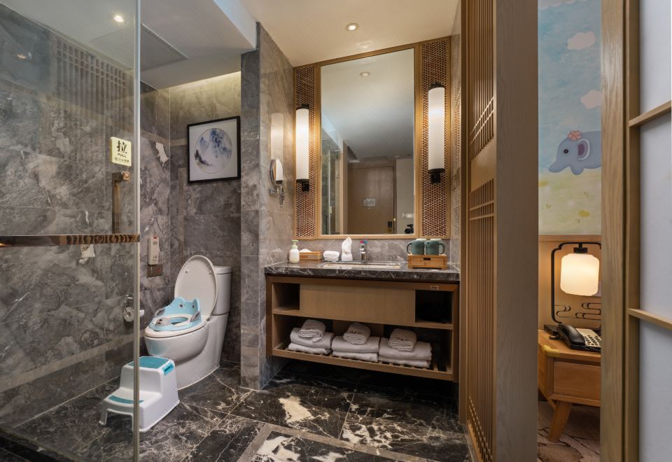 粉红小猪园景主题房