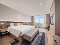 Homeinn Plus Hotel (Yulin Dingbian Changcheng North Street County People's Government)