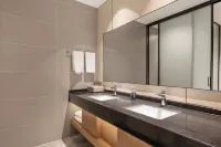 Bole Longquan Boyue Hotel (Bole City Museum Binhe Park)